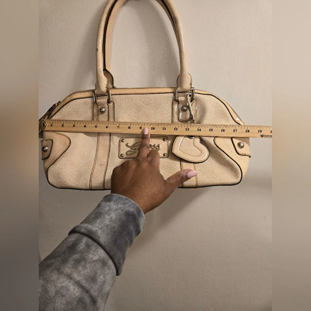 GUESS Faux Leather Shoulder Bag Heart Luggage Tag Beige Handbag - Picture 12 of 15